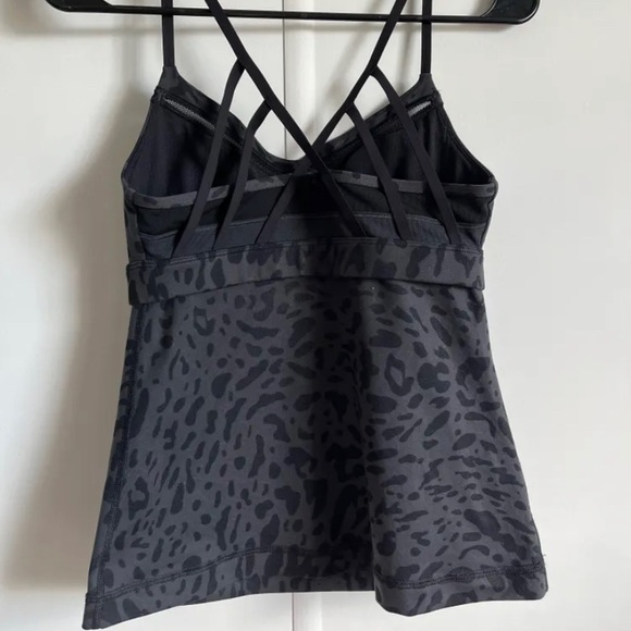 Lululemon Tank top 💕 - Picture 2 of 3